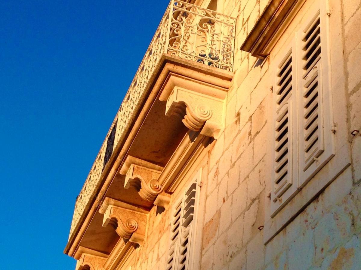 Palazzo Di Toma Apartment Milna  Ngoại thất bức ảnh